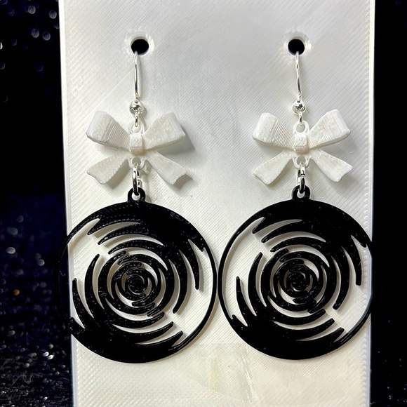 Handmade Jewelry - Black and White Swirl Earrings